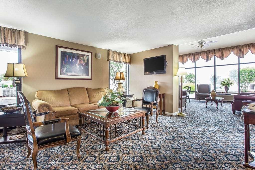 Quality Inn Greenville Near University Beltér fotó